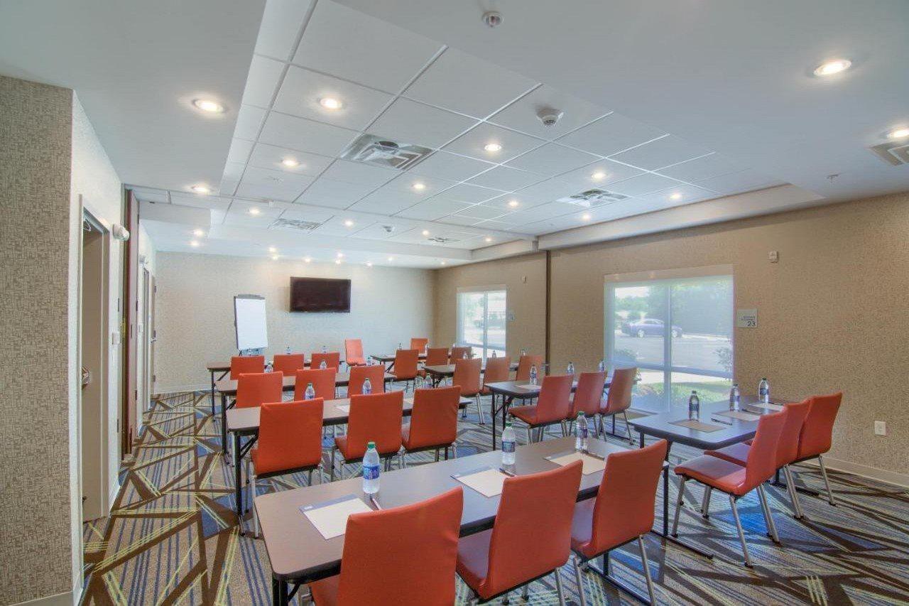 Holiday Inn Express & Suites Mobile - University Area By Ihg Экстерьер фото