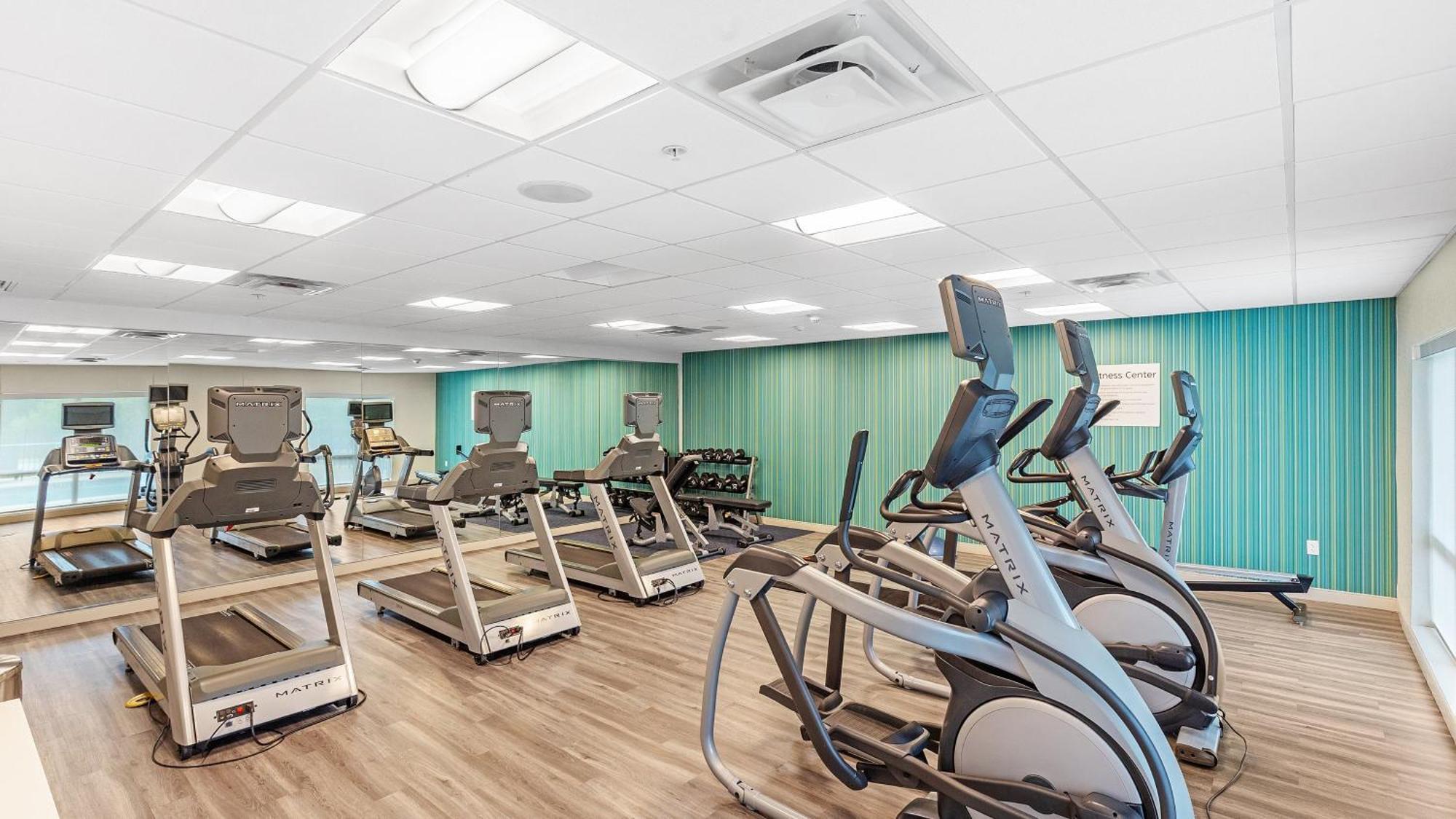 Holiday Inn Express & Suites Mobile - University Area By Ihg Экстерьер фото