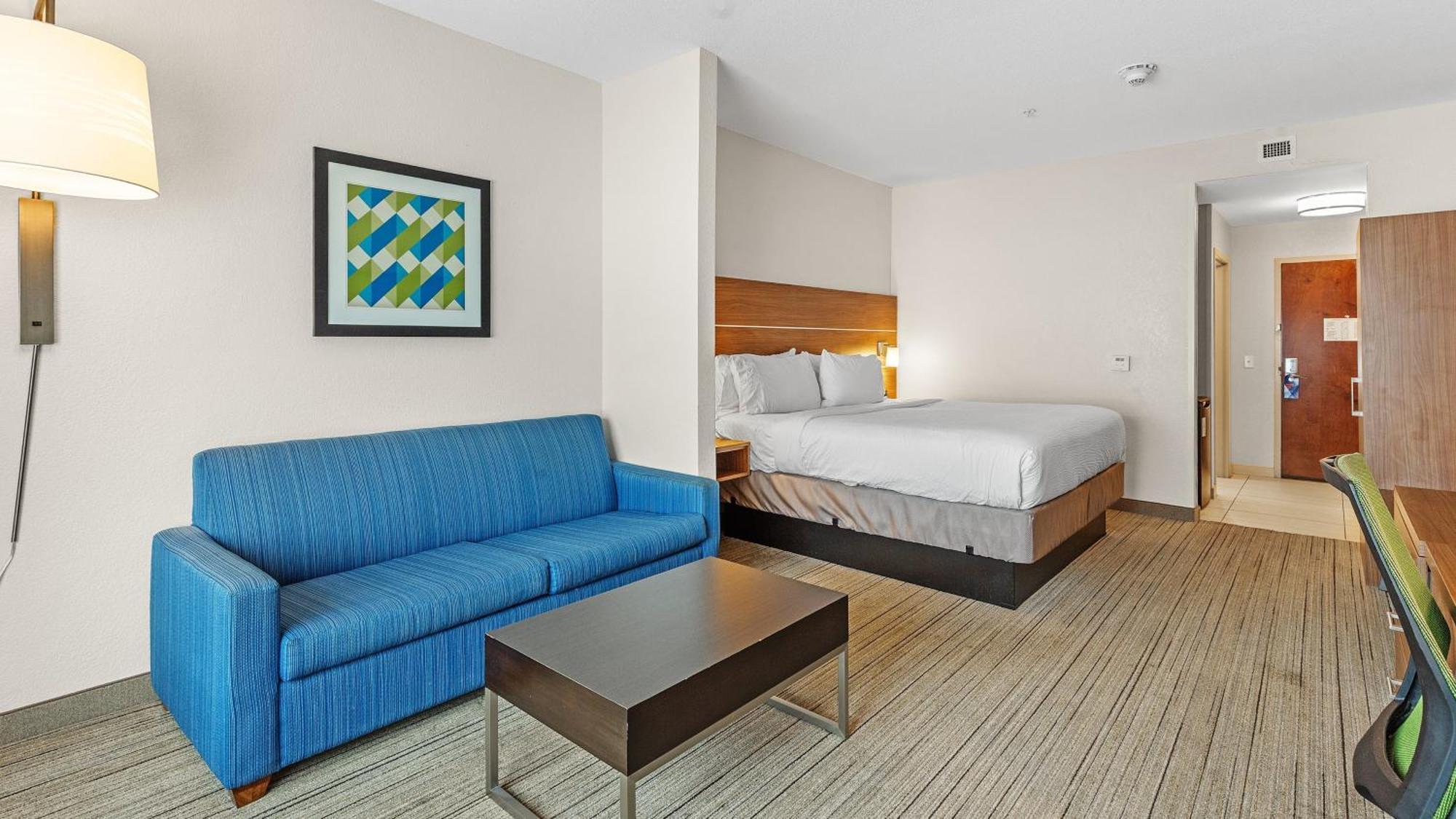 Holiday Inn Express & Suites Mobile - University Area By Ihg Экстерьер фото