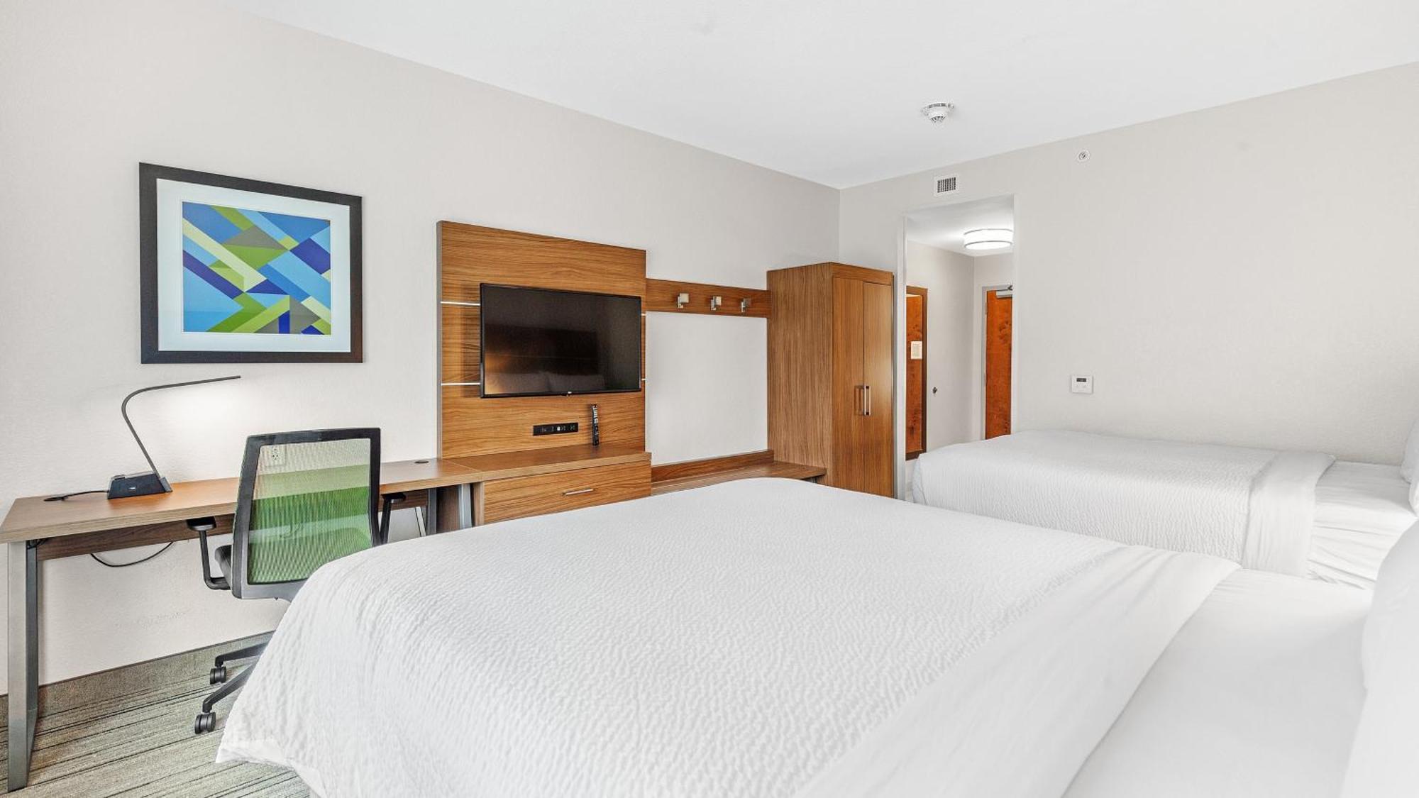 Holiday Inn Express & Suites Mobile - University Area By Ihg Экстерьер фото