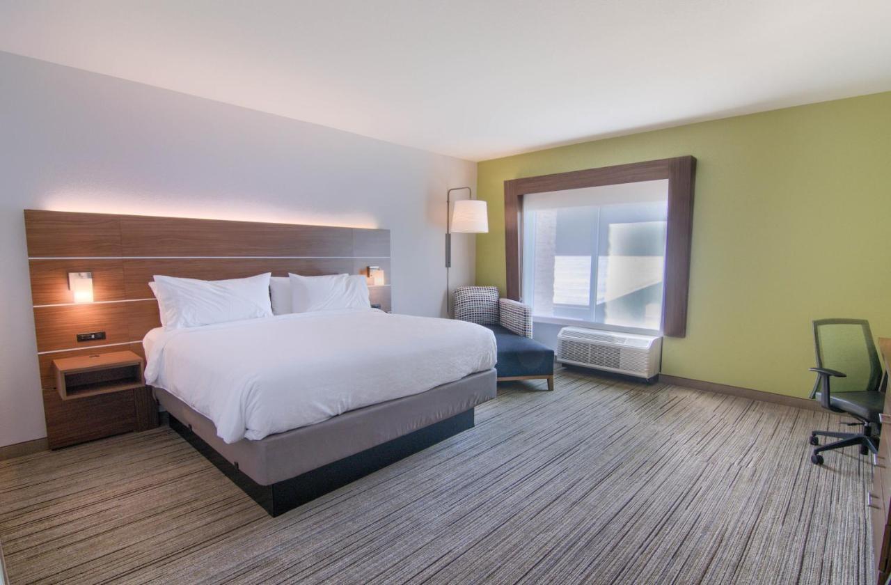 Holiday Inn Express & Suites Mobile - University Area By Ihg Экстерьер фото