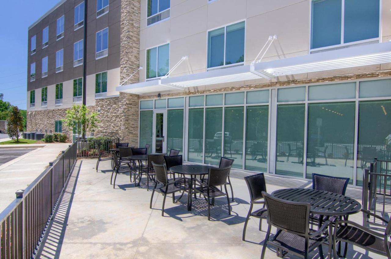 Holiday Inn Express & Suites Mobile - University Area By Ihg Экстерьер фото
