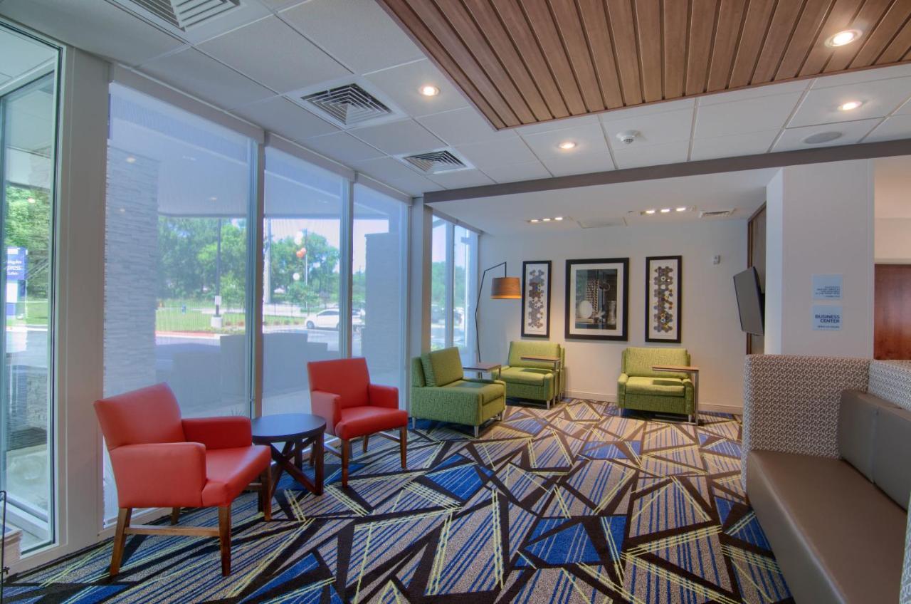 Holiday Inn Express & Suites Mobile - University Area By Ihg Экстерьер фото